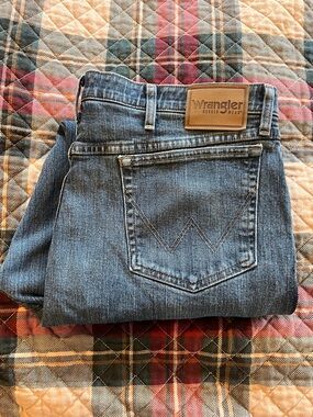Men’s Wrangler Jeans 42x32